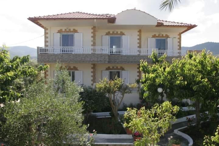 Irida Apartment *
